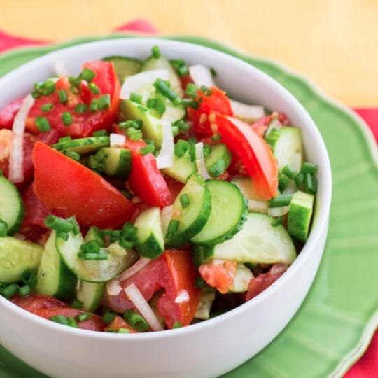 Овощной салат (огурцы, помидоры) 350гр / snimok-e`krana-2013-08-23-v-10.16.01